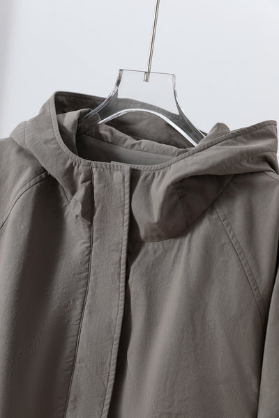 「理想の1枚」立体フードがおしゃれな、ポケットデザインのショートブルゾン　アウター　251001-1