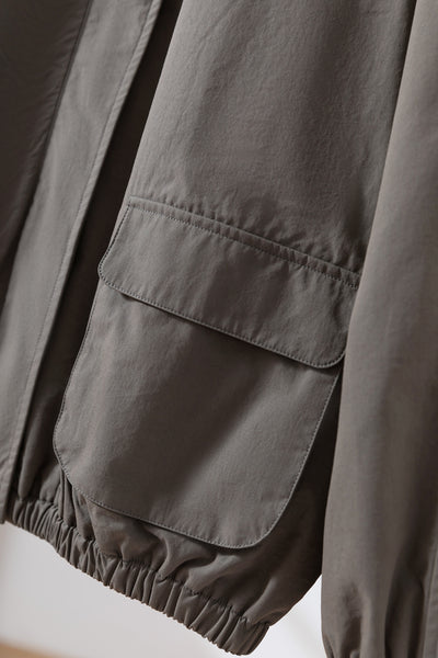 「理想の1枚」立体フードがおしゃれな、ポケットデザインのショートブルゾン　アウター　251001-1