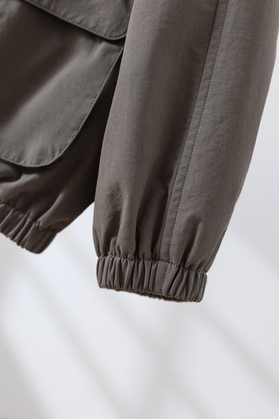 「理想の1枚」立体フードがおしゃれな、ポケットデザインのショートブルゾン　アウター　251001-1