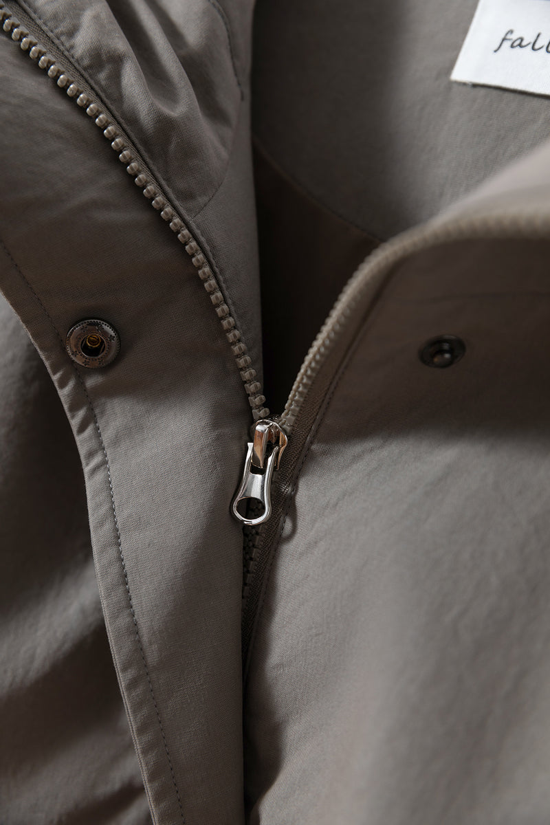 「理想の1枚」立体フードがおしゃれな、ポケットデザインのショートブルゾン　アウター　251001-1