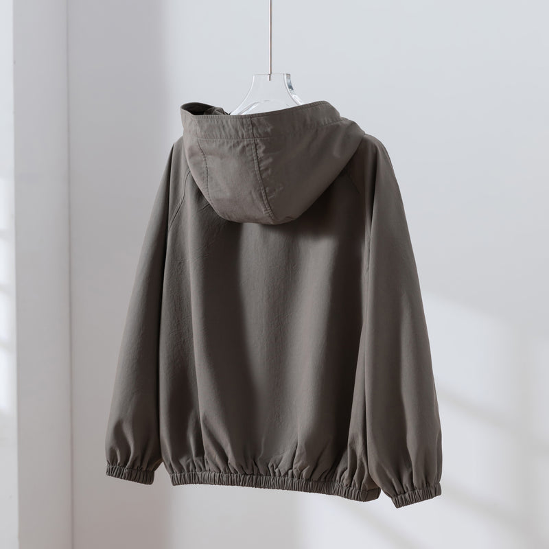 「理想の1枚」立体フードがおしゃれな、ポケットデザインのショートブルゾン　アウター　251001-1