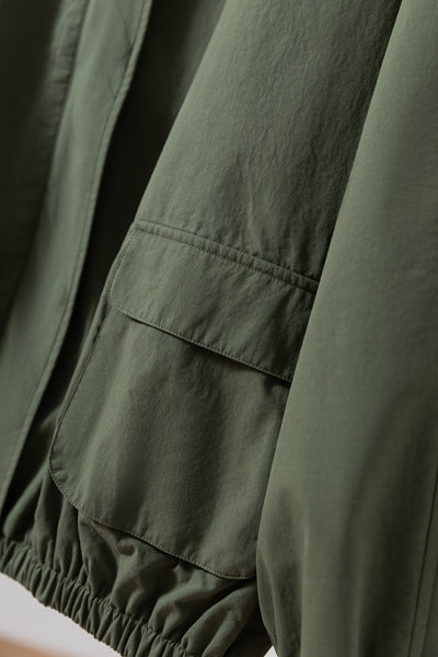 「理想の1枚」立体フードがおしゃれな、ポケットデザインのショートブルゾン　アウター　251001-1