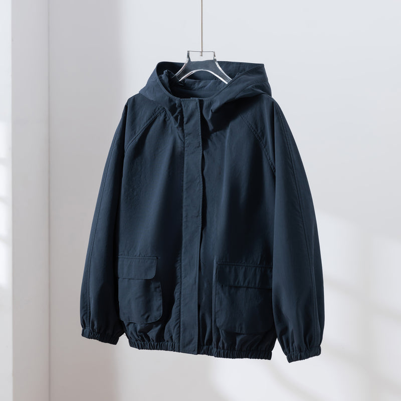 「理想の1枚」立体フードがおしゃれな、ポケットデザインのショートブルゾン　アウター　251001-1