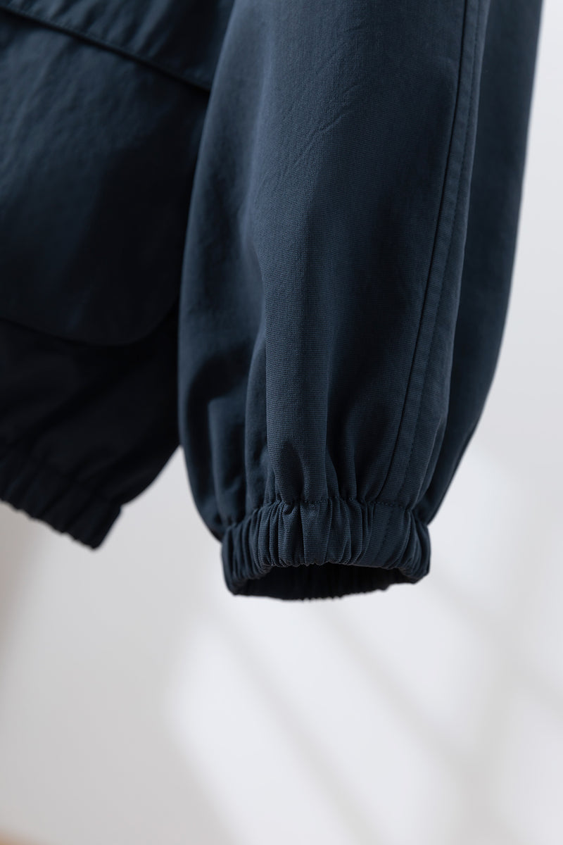 「理想の1枚」立体フードがおしゃれな、ポケットデザインのショートブルゾン　アウター　251001-1