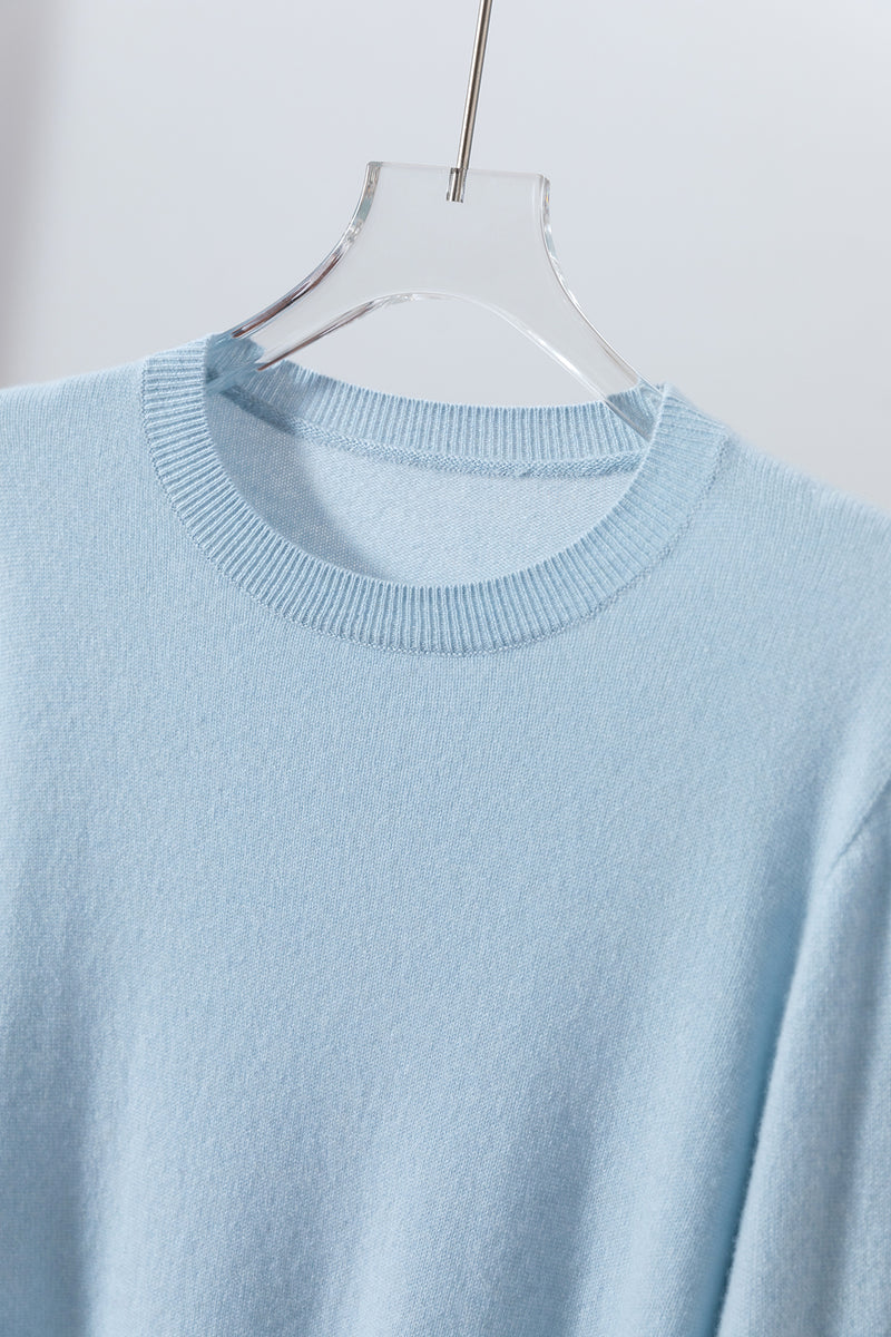 The ultimate in comfort thanks to soft fibers. 100% cashmere crew neck cashmere sweater 251002