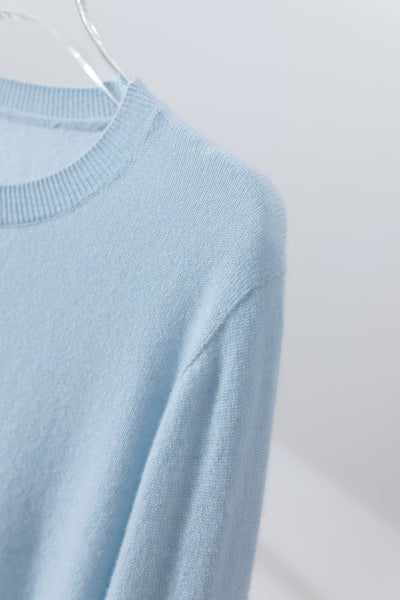 The ultimate in comfort thanks to soft fibers. 100% cashmere crew neck cashmere sweater 251002