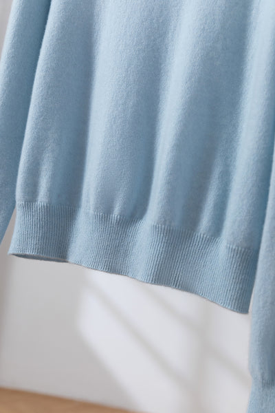 The ultimate in comfort thanks to soft fibers. 100% cashmere crew neck cashmere sweater 251002