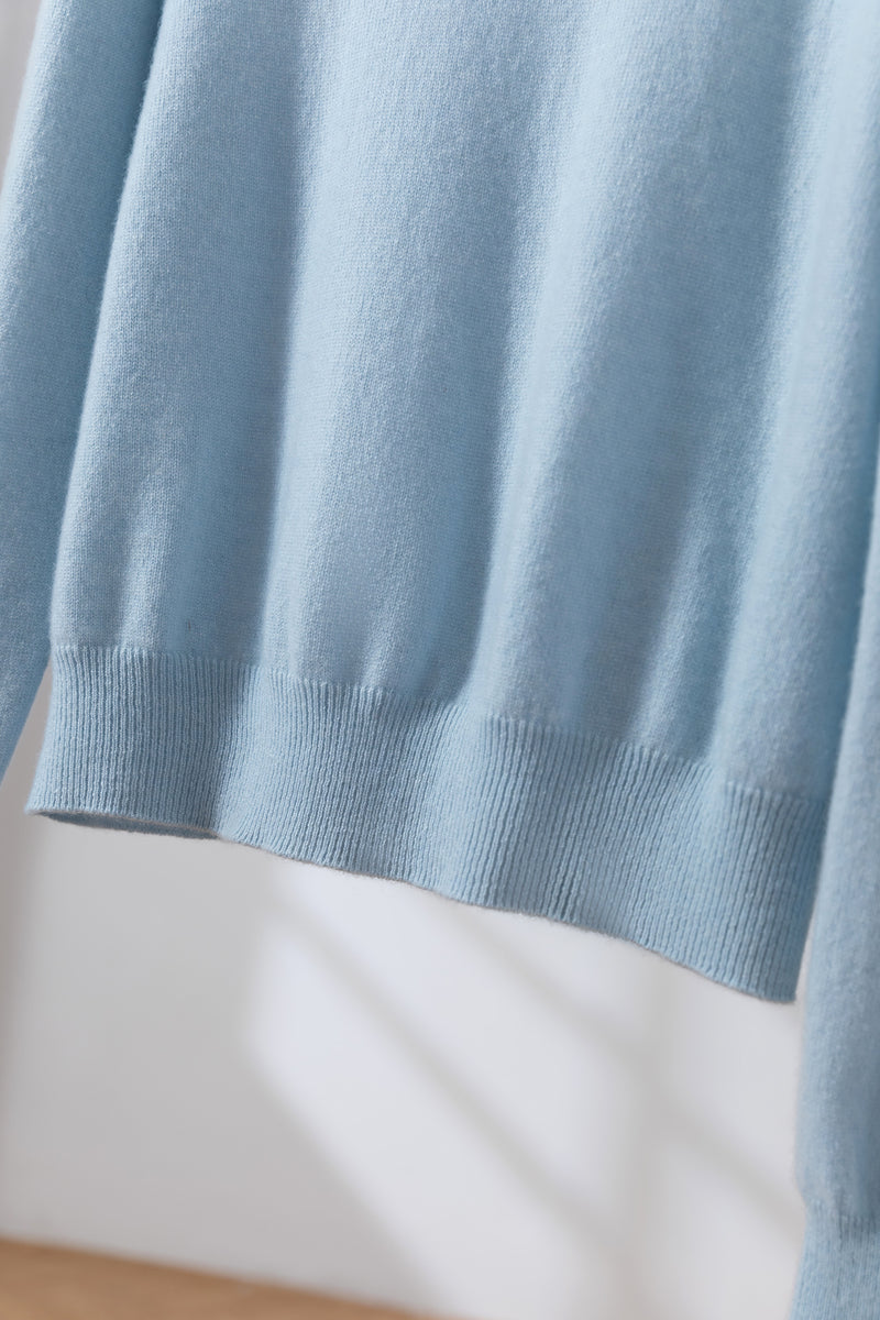 The ultimate in comfort thanks to soft fibers. 100% cashmere crew neck cashmere sweater 251002