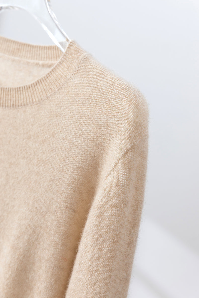 The ultimate in comfort thanks to soft fibers. 100% cashmere crew neck cashmere sweater 251002