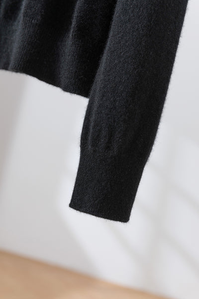 The ultimate in comfort thanks to soft fibers. 100% cashmere crew neck cashmere sweater 251002