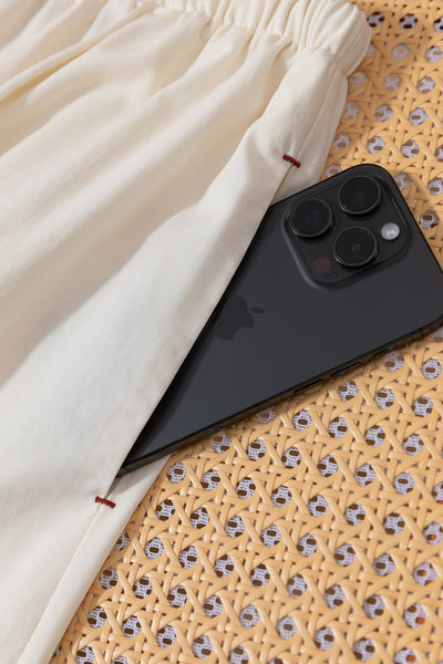 Wide-leg pants with the elegance of a skirt. Perfect for year-round wear. Eco-friendly lyocell and cotton flared wide pants. Product code: 250804