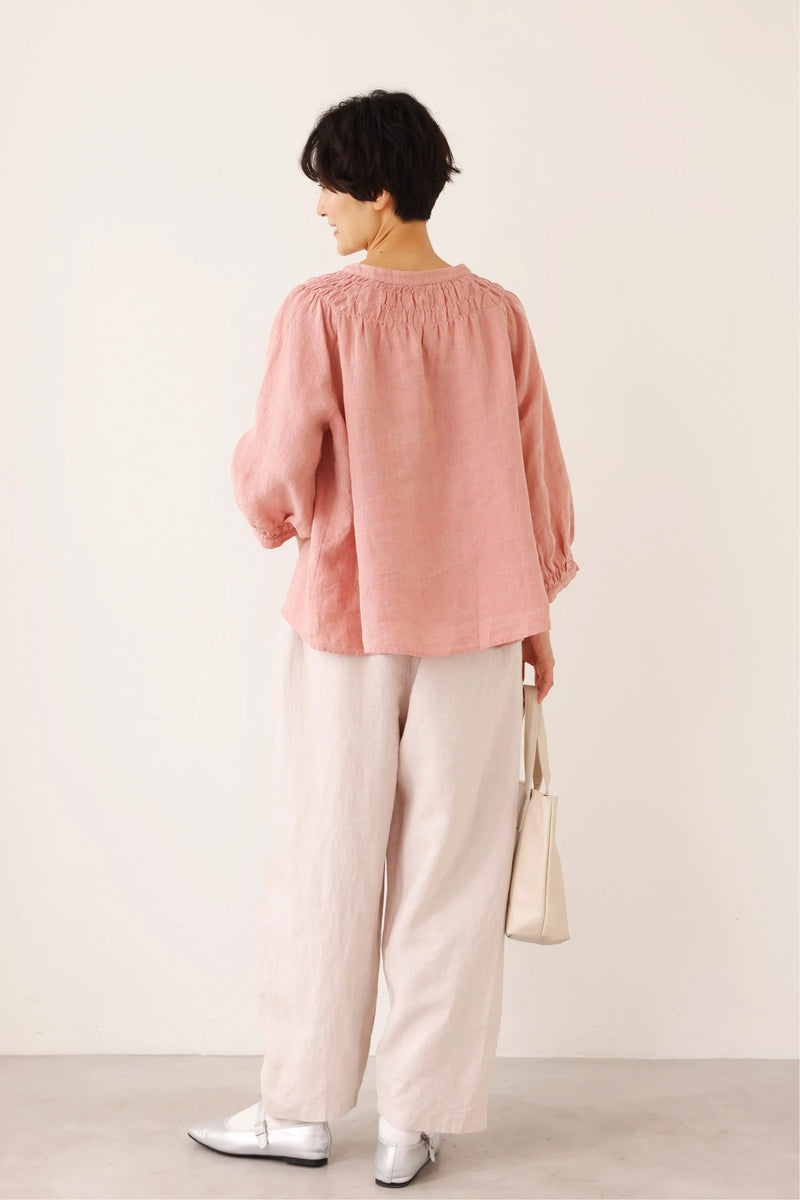 ハンドメイド感たっぷりのチュックドブラウス　 リネン100％　リネンブラウス ピンク　250810
