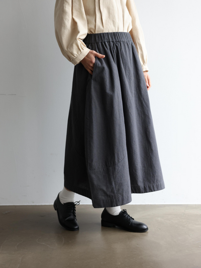 季節を超えた着心地の良さ コクーン型スカート　コットンリネン千鳥格子生地　裏地付き　ロングスカート　250401-1