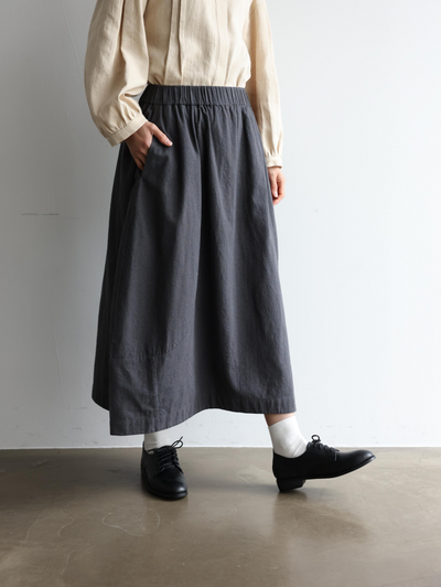 季節を超えた着心地の良さ コクーン型スカート　コットンリネン千鳥格子生地　裏地付き　ロングスカート　250401-1