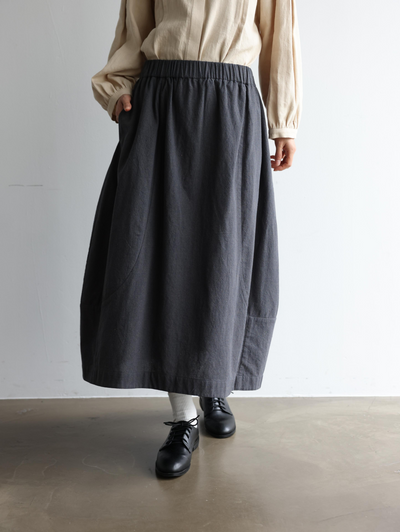 季節を超えた着心地の良さ コクーン型スカート　コットンリネン千鳥格子生地　裏地付き　ロングスカート　250401-1