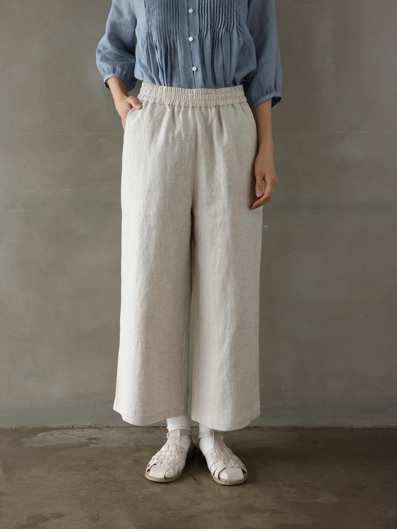 大人のゆとりある着心地 ナチュラル風合いのワイドパンツ 　生成色  250402-1