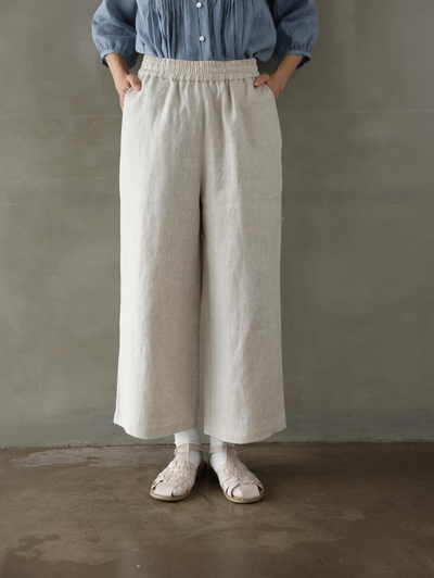 大人のゆとりある着心地 ナチュラル風合いのワイドパンツ 　生成色  250402-1