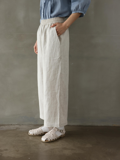 大人のゆとりある着心地 ナチュラル風合いのワイドパンツ 　生成色  250402-1