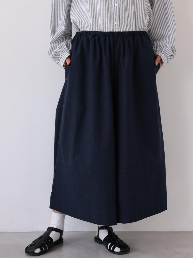 Wide-leg pants with the elegance of a skirt. Perfect for year-round wear. Eco-friendly lyocell and cotton flared wide pants. Product code: 250804