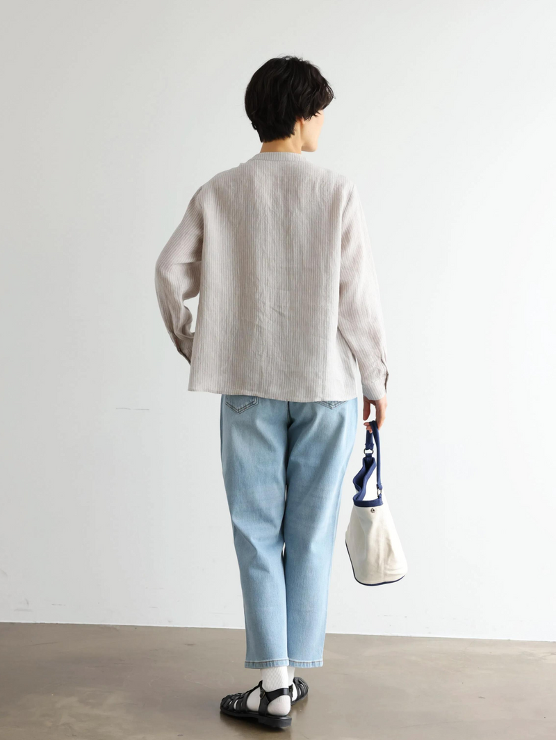 A simple yet striking piece with exquisite details. 100% French linen striped shirt (250410) 