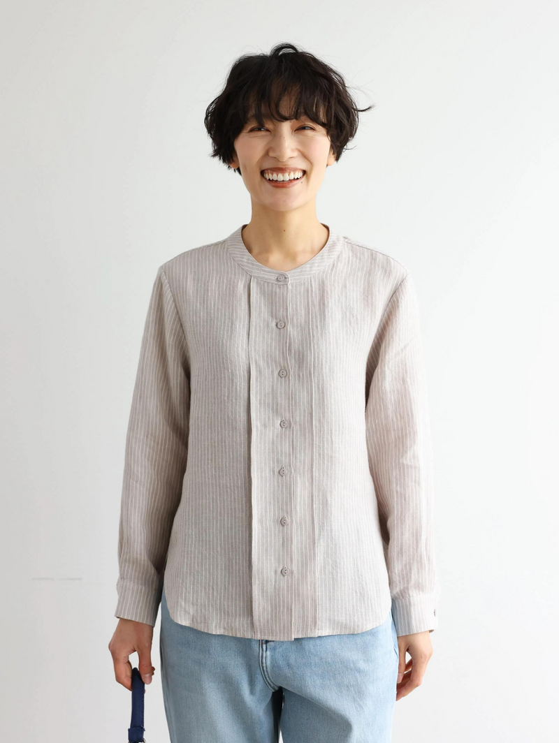 A simple yet striking piece with exquisite details. 100% French linen striped shirt (250410) 