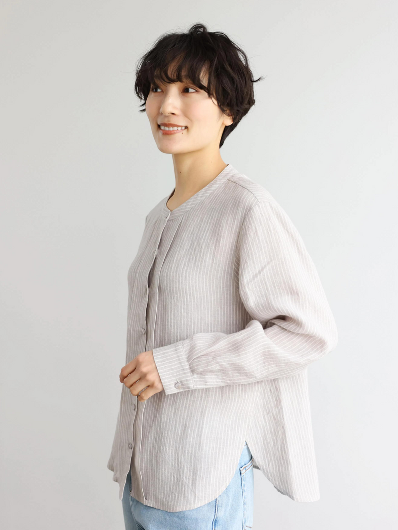 A simple yet striking piece with exquisite details. 100% French linen striped shirt (250410) 