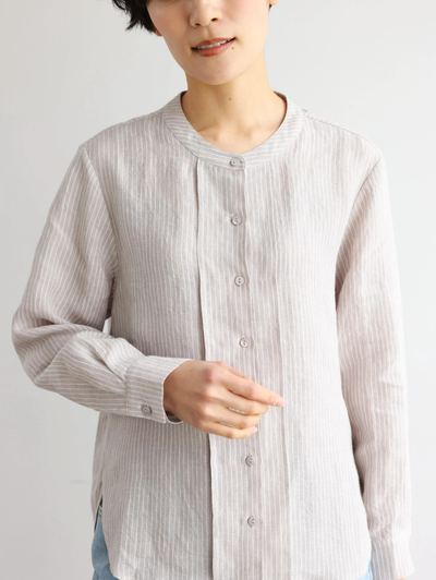 A simple yet striking piece with exquisite details. 100% French linen striped shirt (250410) 