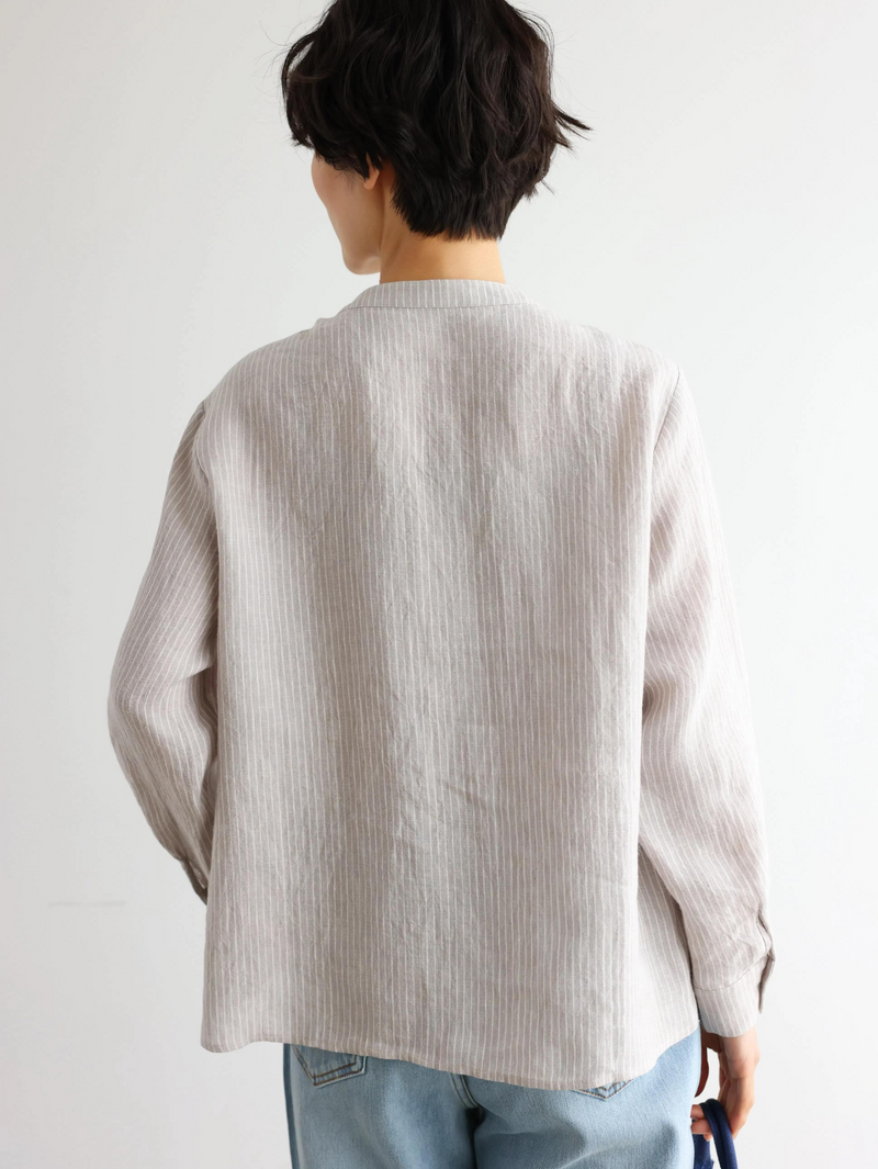 A simple yet striking piece with exquisite details. 100% French linen striped shirt (250410) 