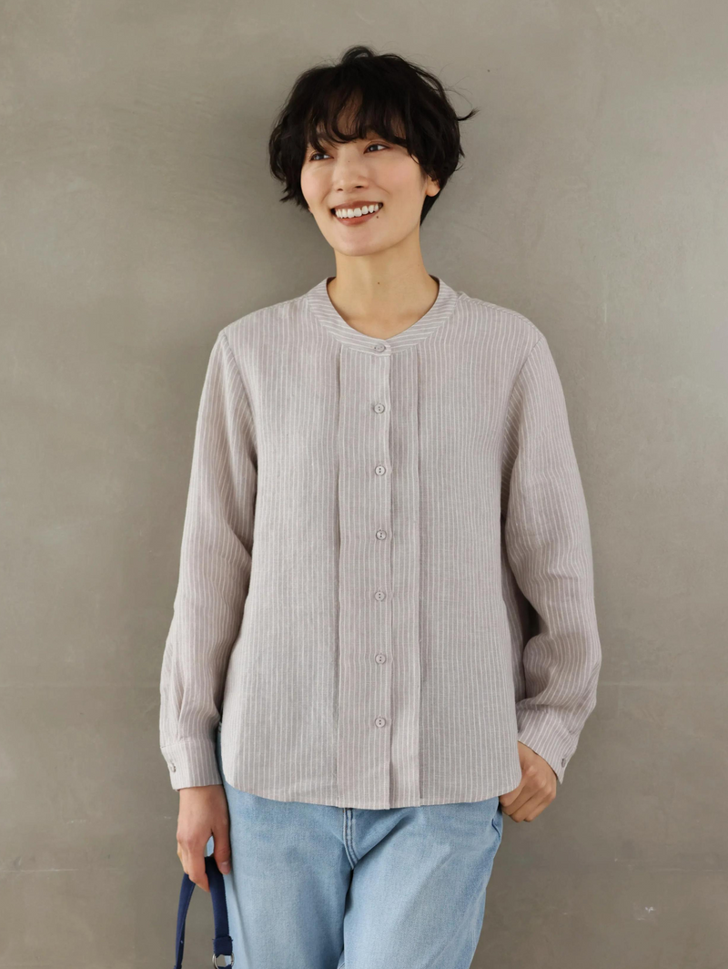 A simple yet striking piece with exquisite details. 100% French linen striped shirt (250410) 