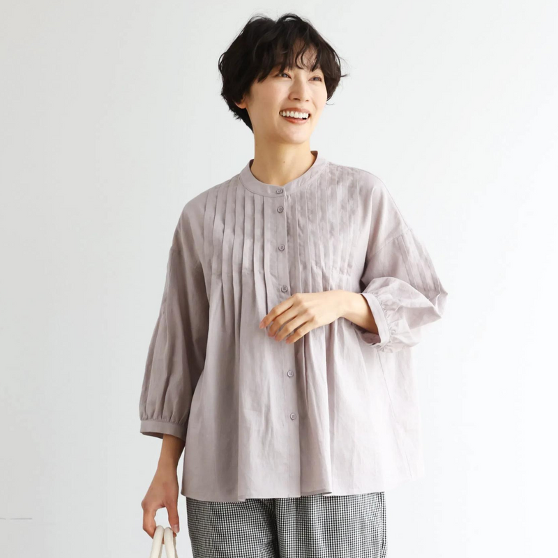 表情を豊かに魅せてくれるピンタック入りブラウス　7分袖　コットンリネン 250425