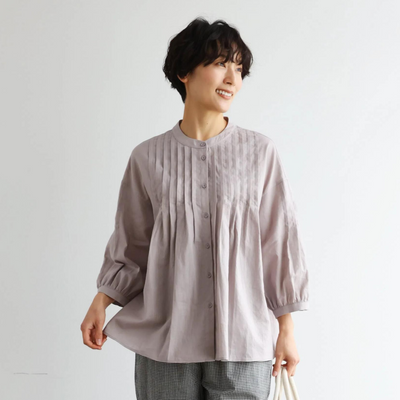 表情を豊かに魅せてくれるピンタック入りブラウス　7分袖　コットンリネン 250425