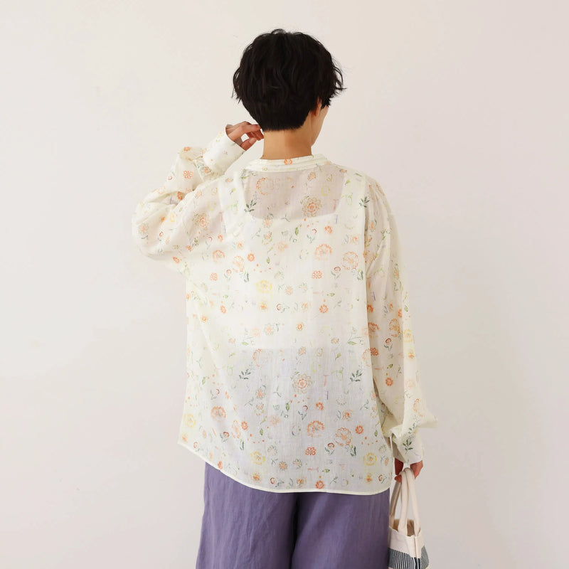 涼しげでおしゃれ！夏の日焼けとめブラウス　長袖プリントブラウス　テンセル リネン　250713-1