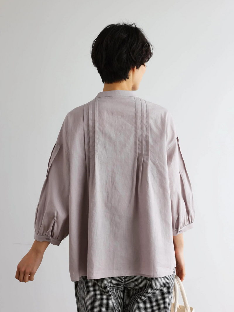 表情を豊かに魅せてくれるピンタック入りブラウス　7分袖　コットンリネン 250425