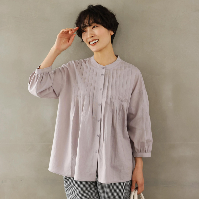 表情を豊かに魅せてくれるピンタック入りブラウス　7分袖　コットンリネン 250425