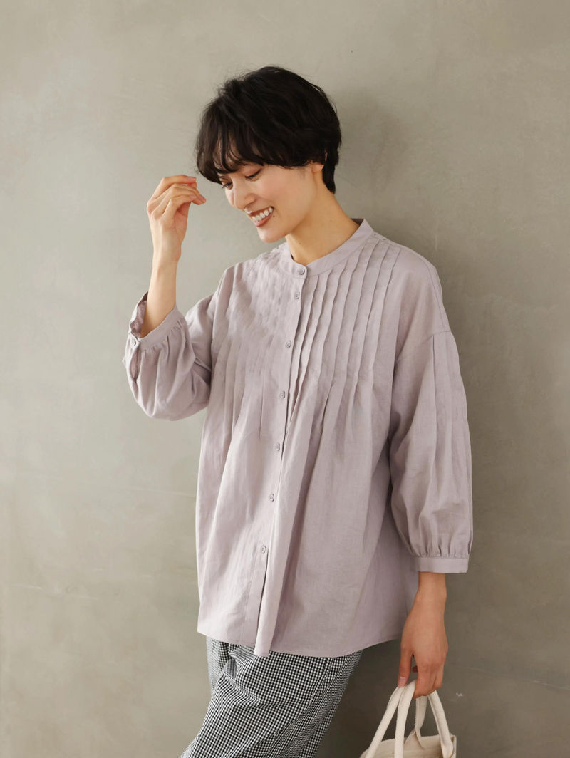表情を豊かに魅せてくれるピンタック入りブラウス　7分袖　コットンリネン 250425