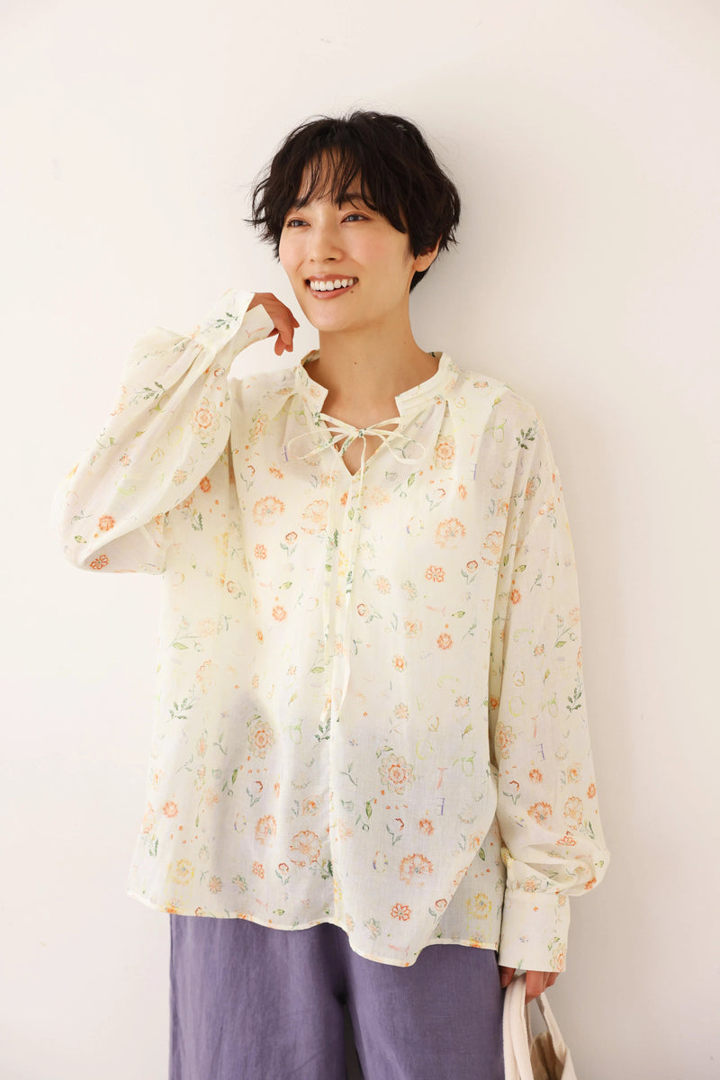 涼しげでおしゃれ！夏の日焼けとめブラウス　長袖プリントブラウス　テンセル リネン　250713-1