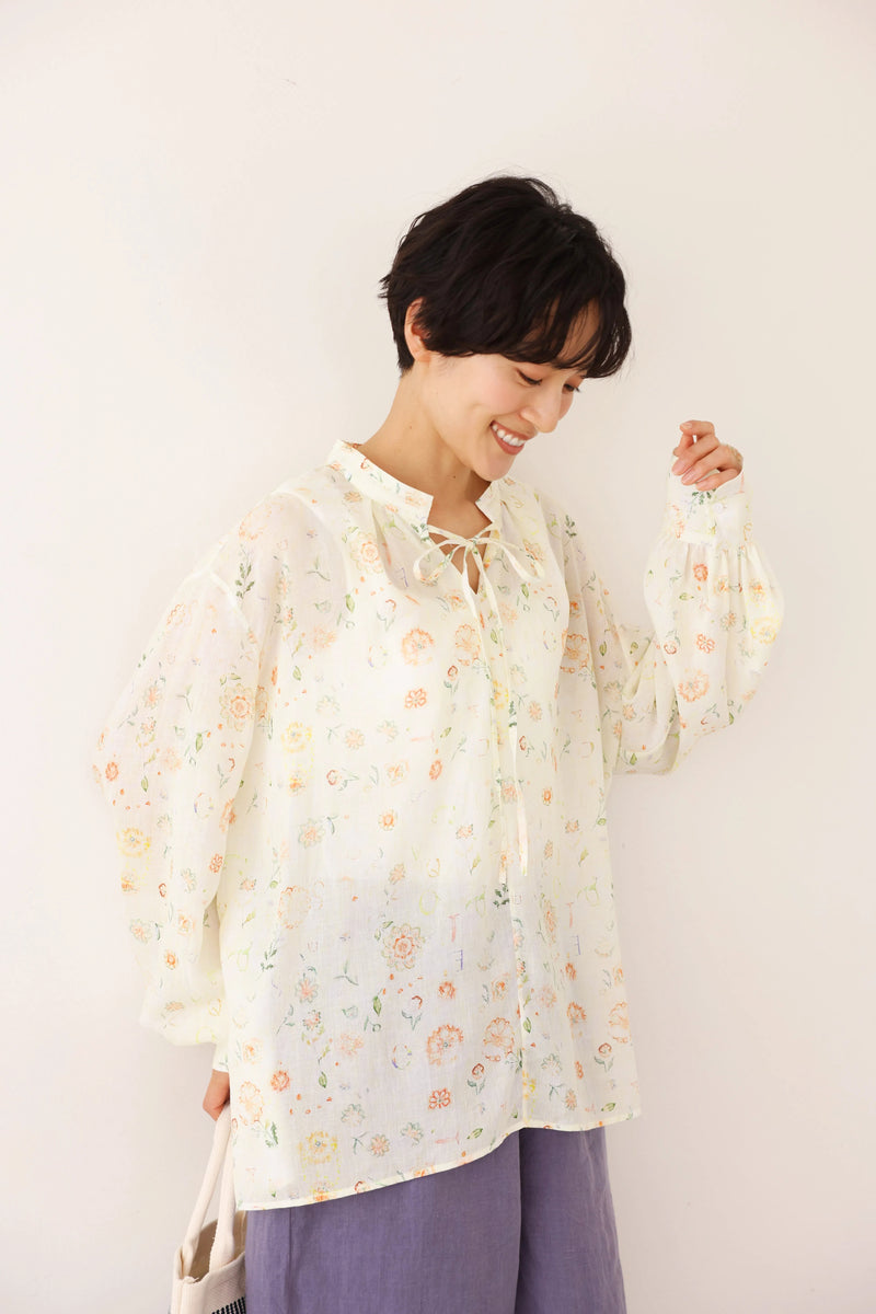 涼しげでおしゃれ！夏の日焼けとめブラウス　長袖プリントブラウス　テンセル リネン　250713-1