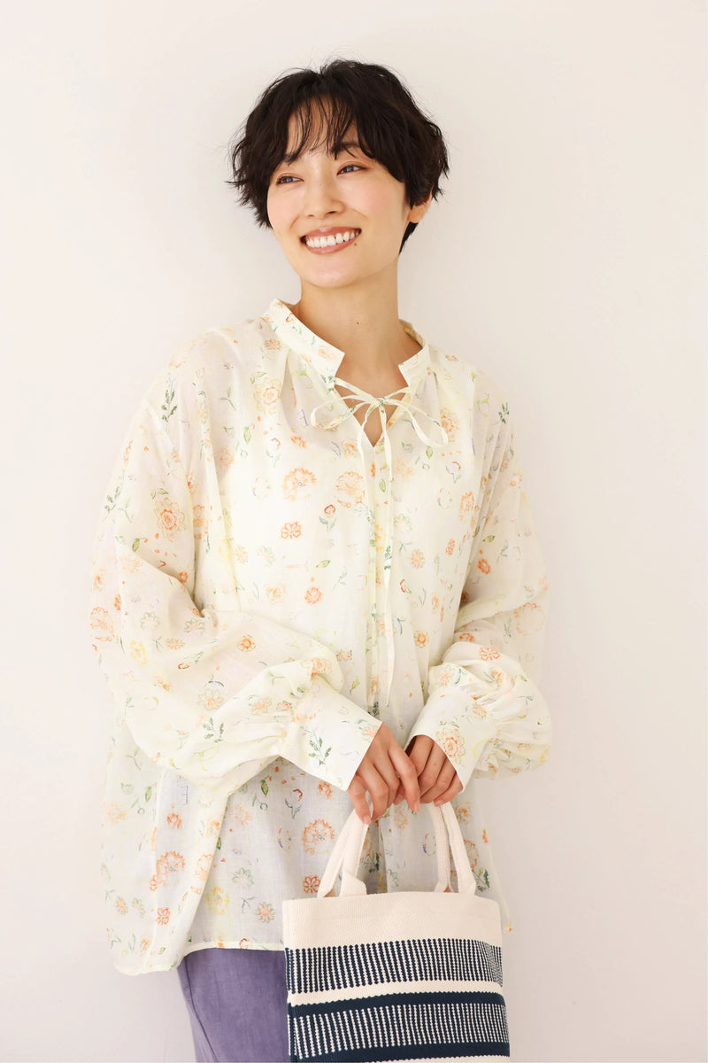 涼しげでおしゃれ！夏の日焼けとめブラウス　長袖プリントブラウス　テンセル リネン　250713-1