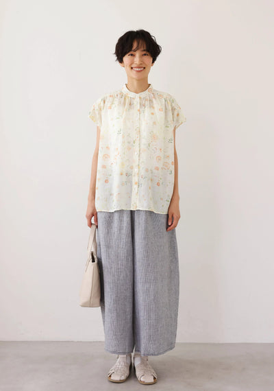 毎日の装いにさりげない彩りを添えるプリントブラウス リネンテンセル シャツブラウス 250714-1