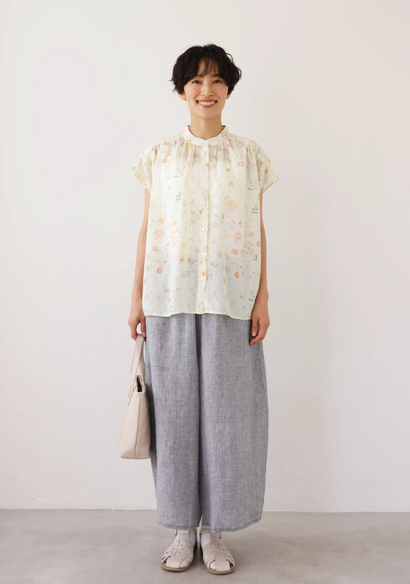 毎日の装いにさりげない彩りを添えるプリントブラウス リネンテンセル シャツブラウス 250714-1