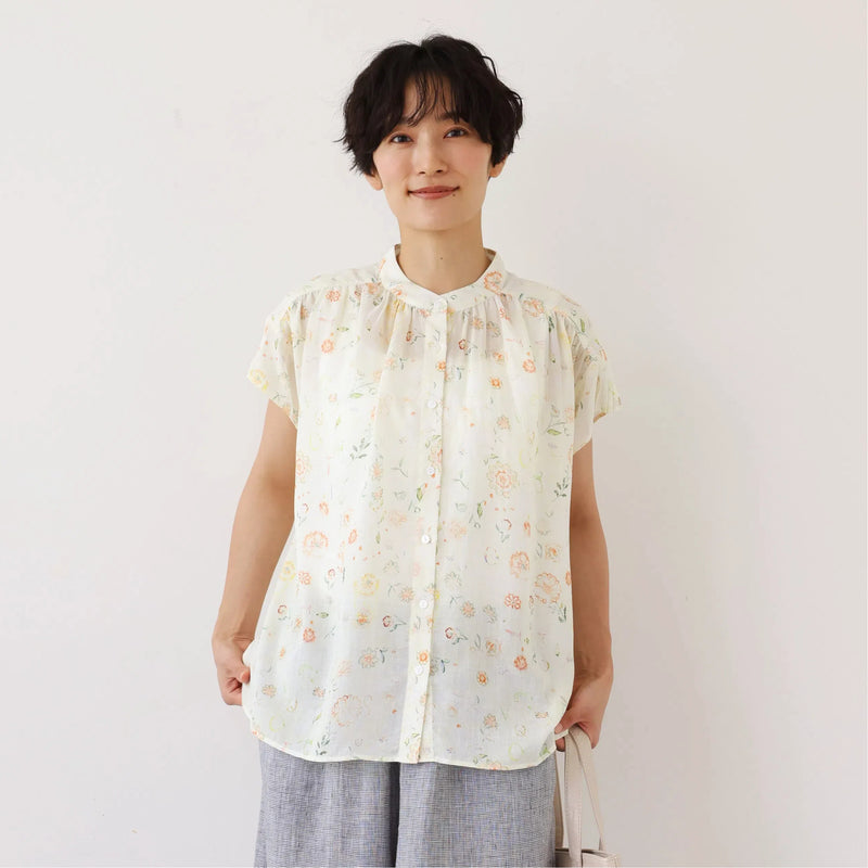毎日の装いにさりげない彩りを添えるプリントブラウス リネンテンセル シャツブラウス 250714-1
