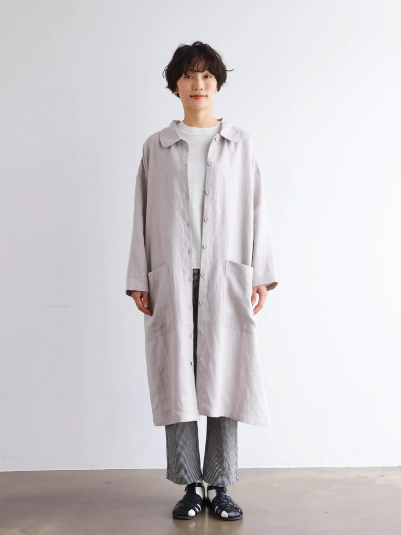 季節を超えて活躍する フレンチリネンの前開きシャツワンピース　　250409