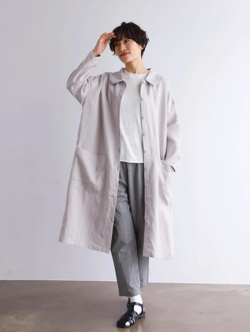 季節を超えて活躍する フレンチリネンの前開きシャツワンピース　　250409