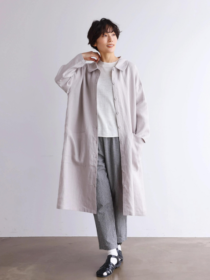 季節を超えて活躍する フレンチリネンの前開きシャツワンピース　　250409