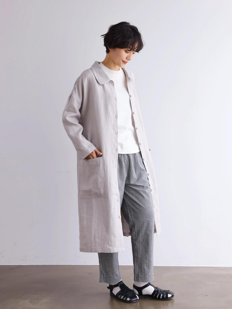 季節を超えて活躍する フレンチリネンの前開きシャツワンピース　　250409