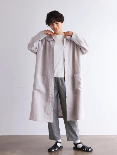 季節を超えて活躍する フレンチリネンの前開きシャツワンピース　　250409