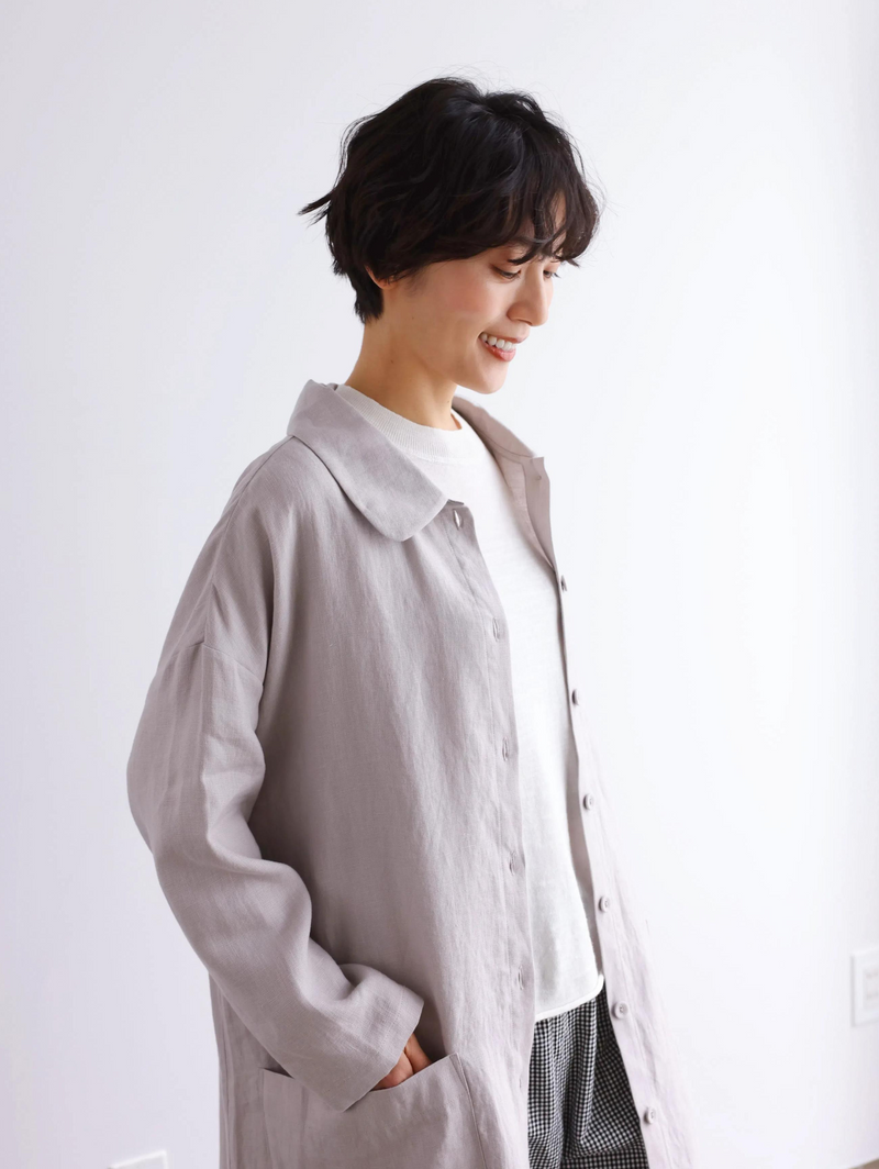 季節を超えて活躍する フレンチリネンの前開きシャツワンピース　　250409