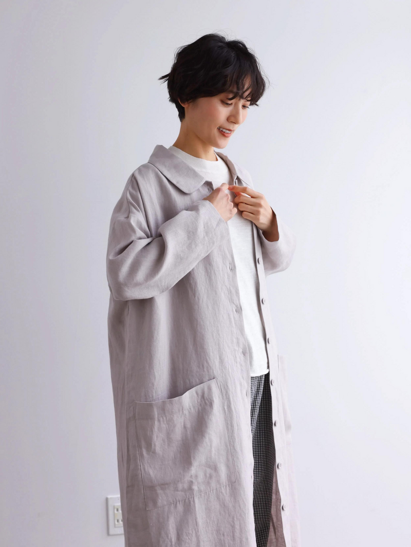 季節を超えて活躍する フレンチリネンの前開きシャツワンピース　　250409