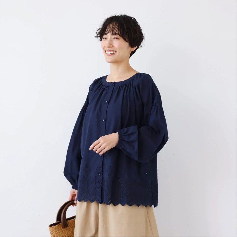 【繊細なスクラップ刺繡が華やか】オールシーズン愛用できる綿素材レースブラウス　前後２way 　250911