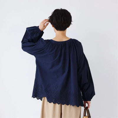 【繊細なスクラップ刺繡が華やか】オールシーズン愛用できる綿素材レースブラウス　前後２way 　250911